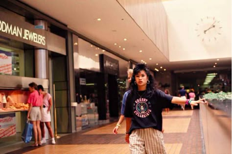 1980s Aesthetic, Dead Malls, Mall Of America, 80s Vibes, 80s Aesthetic, Shopping Malls, 1980s Fashion, It Goes On, 80s Fashion