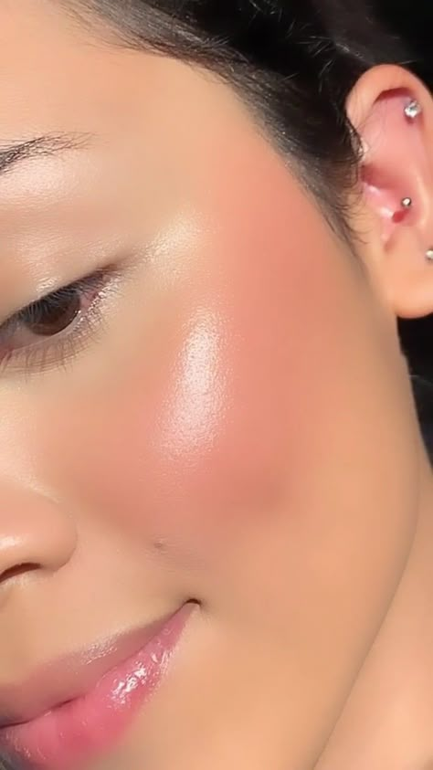 Glitter Blush Makeup, Dewy Blush Makeup, Pink Glowy Makeup, Soft Glow Aesthetic, Baby Pink Makeup, Blush Ideas, Glowy Blush, Y2k Makeup Looks, Rosy Makeup