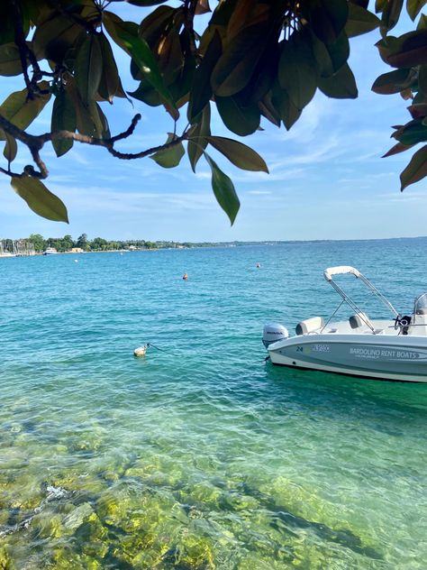 Bardolino Italy, Vacation Europe, Road Trip Places, Aesthetic Vacation, Beach Holidays, Europe Vacation, Beautiful Travel, Lake Garda, Travel Goals