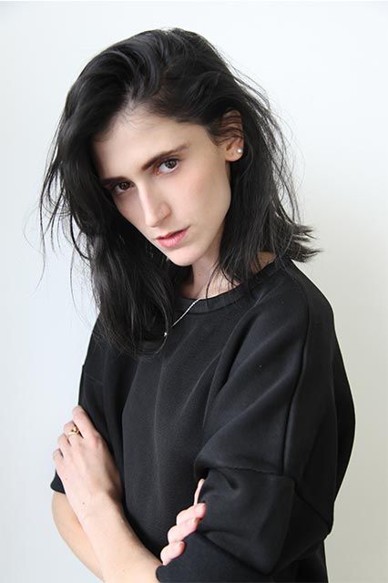 Model Daiane Conterato Daiane of The Society is known for her razor-sharp features, which are beautifully accented by her gorgeous head of raven hair. Sharp Features, Raven Hair, Pale Women, Black Hair Aesthetic, Runway Hair, Aesthetic People, Long Faces, Hair Reference, The Society