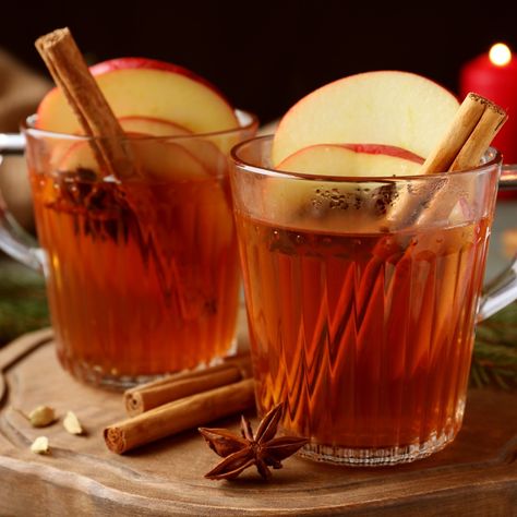 🍂✨ Experience the essence of autumn in every cup with our Apple Orchard Cider loose-leaf tea! 🍎🍐 This artisanal blend combines the crisp sweetness of organic Pacific Northwest Honeycrisp apples with the delicate touch of Bartlett pears from Oregon’s Hood River Valley. Every sip brings the warmth of 100% organic herbs, delivering a seasonal delight that’s as wholesome as it is flavorful. As the tea steeps, imagine yourself in a cozy orchard, surrounded by the crisp air and the inviting aroma... White Chocolate Martini, Fall Pies Recipes, Hot Spiced Cider, Festive Holiday Cocktails, Fall Destinations, Christmas Sides, Bartlett Pears, Spiced Cider, Honeycrisp Apples