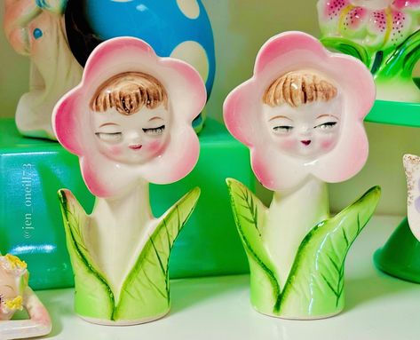 Was really excited to find this set on a recent day trip! Hope you all enjoy your weekend! 🌸🌸🌸 #flower #flowers #anthropomorphic #anthropomorphicshakers #anthropomorphicflower #flowershakers #flowerpower #vintage #vintageflowers #kitsch #kitschycute #1950s #1960s Vintage Kitsch 1950s, Kitsch Aesthetic, Enjoy Your Weekend, Vintage Kitsch, Vintage Flowers, Kitsch, Day Trip, Flower Power, 1960s