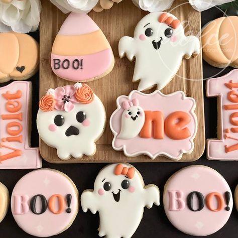 Christy on Instagram: "It’s a Spooky One for Violet! 👻💕 #halloween #firstbirthday #spookyone #firstbirthdaycookies #birthdaycookies #halloweencookies #decoratedcookies #decoratedsugarcookies #cookiedecorating #sugarcookies #customcookies #bradford #cookiesinbradford #bradfordcookies #cookiesinvaughan #vaughancookies #cookiesintoronto #torontocookies #torontosugarcookies #torontodecoratedcookies #torontocustomcookies #dolcecustomcookies" Spooky 1st Birthday, First Boo Day, The Spooky One, Spooky One Birthday, Halloween Birthday Party Decorations, Two Spooky, Halloween First Birthday, Spooky Birthday, Halloween 1st Birthdays