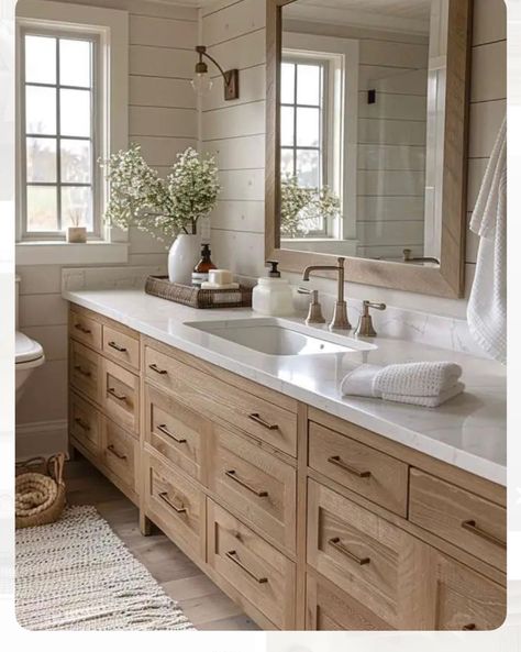 Modern Farmhouse Bathroom Ideas, Organic Modern Bathroom, Farmhouse Bathrooms, New Bathroom Designs, Bathroom Design Trends, Bathroom Farmhouse Style, Modern Farmhouse Bathroom, Rustic Farmhouse Kitchen, Bathroom Inspiration Decor