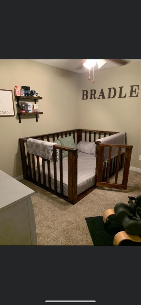 Cosleeping Bedroom, Baby Bunk Beds, Rustic Baby Rooms, Country Baby Rooms, Diy Toddler Bed, Floor Bed Frame, Baby Rooms, Rustic Baby, Floor Bed