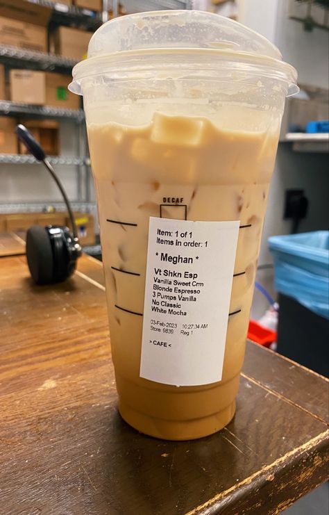 Shaken Expresso Starbucks Order, Shaken Expresso Recipes, Starbucks Drinks Blonde Espresso, Strong Iced Coffee Starbucks, Trenta Iced Coffee Starbucks, Blonde Expresso Starbucks Drinks, Starbucks Expresso Orders, Hot Starbucks Drinks Coffee Espresso, Starbucks Iced Espresso Drinks To Order