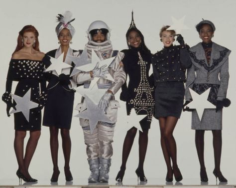 Patrick Kelly Paris Ad for Fall/Winter 1989 Collection celebrating the French Bicentennial photo: Oliviero Toscani Subversive Fashion, Art Dresses, Angie Everhart, Black Fashion Designers, Bandana Dress, Black Glamour, Patrick Kelly, Fashion Ads, Fashion 80s