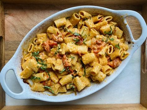 A few simple tips from a recipe developer will make your pasta perfect. Pasta Tiktok, Tube Pasta, Tiktok Pasta, Pasta And Sauce, Pasta Side, Baked Feta Pasta, Baked Feta, Feta Pasta, Tortellini