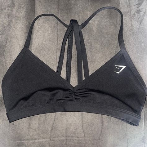 Gymshark Minimal Sports Bra Black Gym Shark Bra, Sports Bra Top Gymshark, Sport Bra Aesthetic, Gymshark Sports Bra Black, Gym Shark Tops, Gym Shark Bra, Sports Bra Aesthetic, Gym Wishlist, Gymshark Minimal