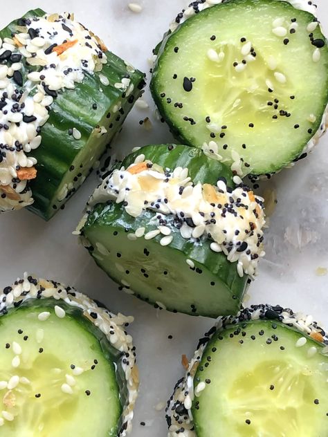 Low Carb Everything Bagel Cucumber Sandwiches - Healthy With a Chance of Sprinkles Everything Bagel Cucumber, Bagel Cucumber, Sandwiches Healthy, Recipes Sides, Beach Snacks, Summertime Snacks, Low Fat Snacks, Vegetable Snacks, Bagel Seasoning