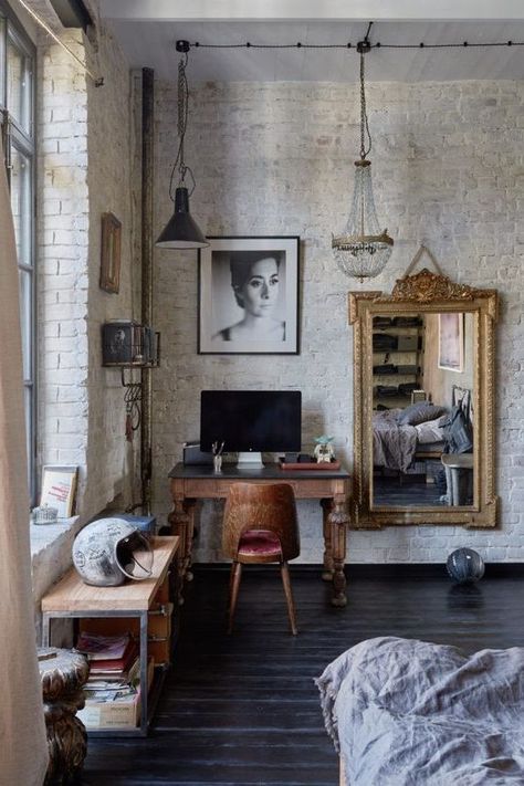 Photographer Room, Stamp Poster, Meditation Rooms, Vintage Industrial Decor, Industrial Interior Design, Exposed Brick Walls, Style Deco, Eclectic Interior, Eclectic Home