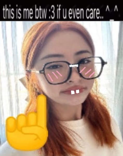 Le Sserafim Yunjin, Yunjin Funny Face Pics, Yunjin Funny, Yuh Huh, Yunjin Lesserafim Funny Face, Yunjin Lq, Le Sserafim Funny Pics, Funny Lesserafim Pics, Huh Yunjin Memeable Face