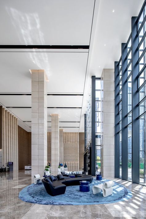 Office Lobby Interior, Office Building Lobby, Office Lobby Design, Column Cladding, Building Lobby, Hotel Lobby Design, Lobby Interior Design, Lobby Reception, Entrance Lobby