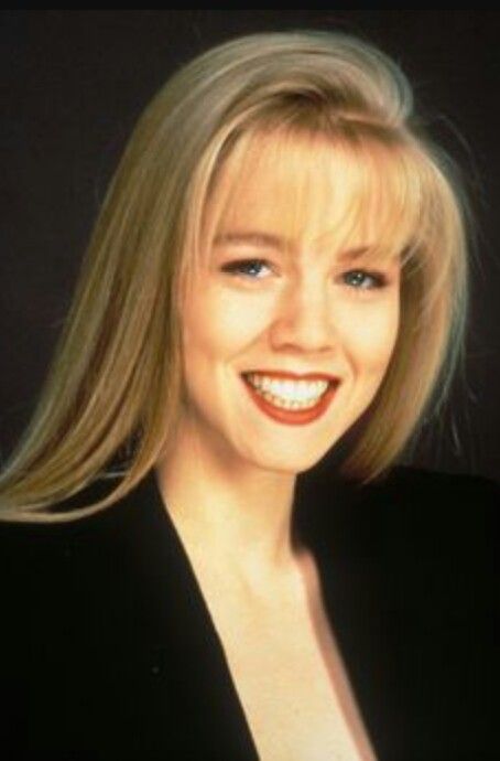 The young Jennie Garth Jennie Garth 90210, 1990s Hair, Kelly Carlson, Kelly Taylor, Jason Priestley, Brian Austin Green, Jennie Garth, Shannen Doherty, Beverly Hills 90210