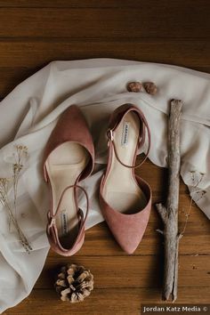 Dusty Rose Wedding Shoes, Winter Salmon, Salmon Wedding, Wedding Shoes Ideas, Classic Winter Wedding, Casual Wedding Shoes, Red Pastel, Dusty Pink Weddings, Littleton Colorado