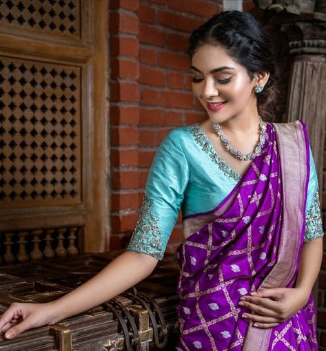 Silk Saree Blouse Designs 2023, One Side Border Silk Saree, Pink With Purple Silk Saree, Latest Silk Saree Colour Combinations, Self Colour Saree Blouse Designs, Latest Pattu Saree Colour Combinations, Contrast Blouse For Purple Silk Saree, Purple Colour Saree Contrast Blouse, Violet Saree Blouse Combination