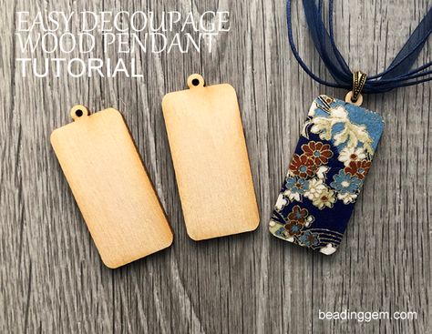 Domino Crafts, Domino Jewelry, Wood Jewelry Diy, Domino Pendant, Free Jewellery Making Tutorials, Decoupage Wood, Wood Shapes, Pendant Tutorial, Easy Jewelry