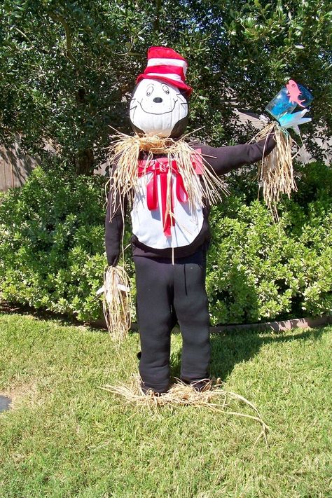 For cat in the hat party Character Scarecrow Ideas, School Scarecrow Ideas, Scarecrow Decorating Contest, Easy Scarecrow Ideas, Scarecrow Contest Ideas, Funny Scarecrow Ideas, Scarecrow Contest, Scarecrow Ideas, Pre K Classroom