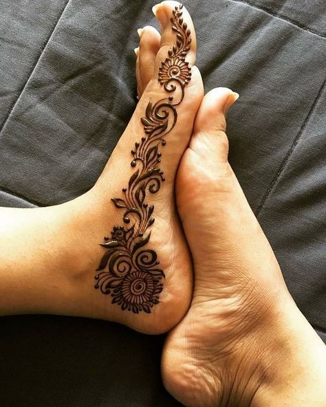 50+ Latest Simple and Easy Mehndi Designs 2018 & 2019 Match Nails, Henne Tattoo, Henna Inspiration, Leg Henna, Tattoos Infinity, Tato Henna, Leg Mehndi, Foot Henna, Mehndi Designs 2018