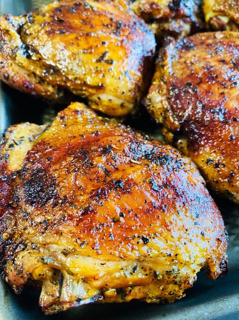 Lemon Peper Chicken, Traeger Chicken Thighs, Pellet Grilled Chicken, Lemon Garlic Marinade, Lemon Pepper Chicken Thighs, Smoked Chicken Recipes, Lemon Chicken Thighs, Chicken Thights Recipes, Traeger Grill Recipes