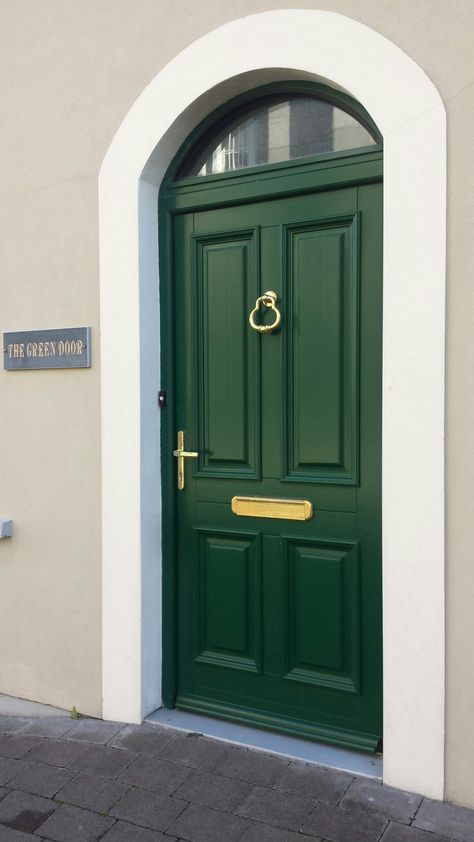 Green Doors Front Entrance, Green Front Door, Exterior Door Colors, Unique Front Doors, Green Front Doors, Front Door Paint Colors, Grill Door Design, Door Paint, Door Paint Colors