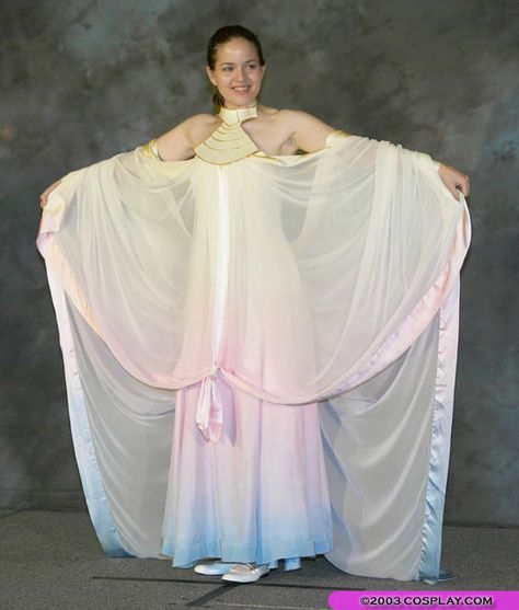 Padme's Lake Dress Padme Lake Dress, Jedi Outfit, Movie Character Costumes, Star Wars Padme, Star Wars Wedding, Summer Beach Wedding, Fab Dress, Padme Amidala, Star Wars Costumes