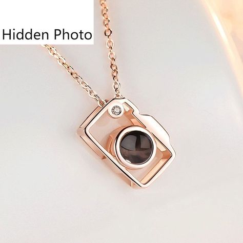 Personalized photo necklace with hidden compartment, customized jewelry with special memory. Custom Silver Jewelry, Camera Necklace, Camera App, Pretty Jewelry Necklaces, Picture Necklace, Customized Photo Gifts, Jewelry Accessories Ideas, Photo Necklace, Phone Camera