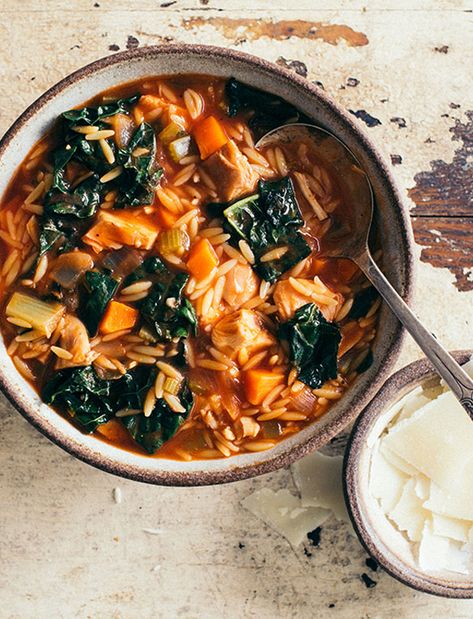 Chicken Florentine Soup with Kale - Recipes | Tuttorosso Recipe Using Kale, Chicken And Noodle Soup, Chicken Florentine Soup, Florentine Soup, Chicken Kale Soup, Pasta Soup Recipes, Soup With Kale, Chicken Kale, Winter Soup Recipe