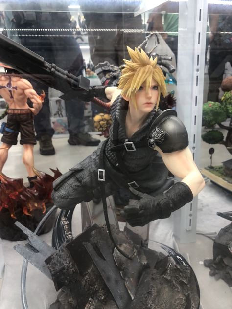 Cloud Strife Inspired Outfit, Final Fantasy Figures, Fantasy Statue, Final Fantasy Vii Cloud, Final Fantasy Cloud, Final Fantasy Xii, Aesthetic Print, Cloud Strife, Final Fantasy Vii