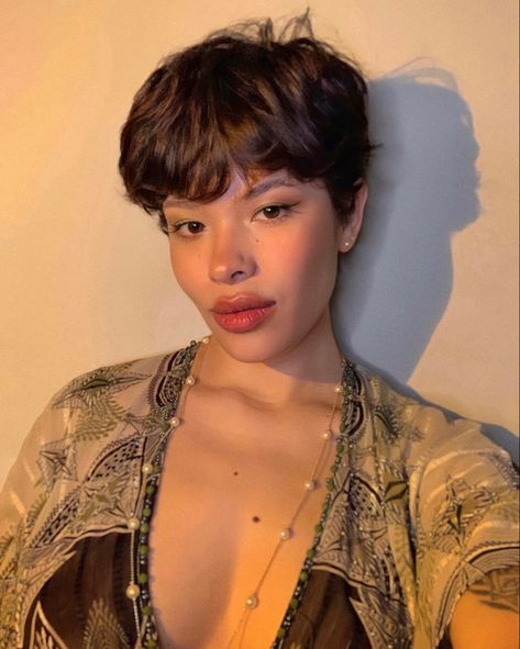 Pixie Cut Plus Size, Baddie Haircuts, Feminine Short Hair Round Face, Short Relaxed Hairstyles, Chic Short Hair, Beauty Hair Color, Nappy Hair, Really Short Hair, Short Hair Pixie Cuts