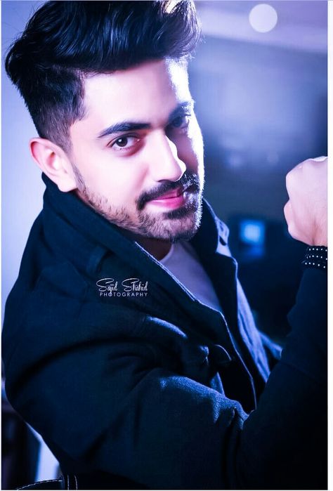 Imam Image, Ganesh Aarti, Zain Imam Instagram, Best Fb Profile Pic, Fish Gallery, Muslim Wedding Photography, Beautiful Eyes Images, Drawing People Faces, Most Handsome Actors