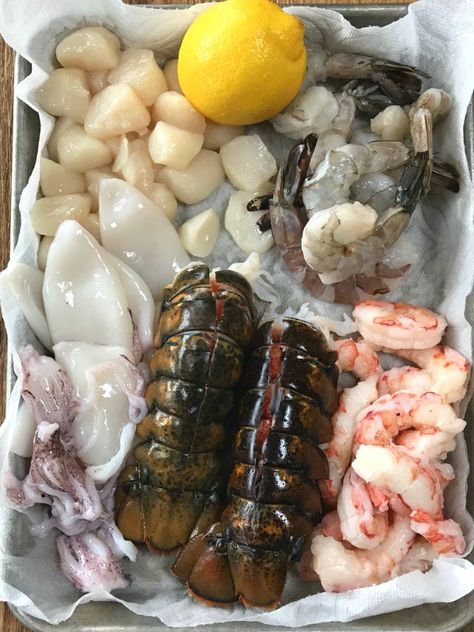 assorted seafood Italian Seafood Salad Recipe, Italian Seafood Salad, Italian Bbq, Seafood Salads, Italian Seafood, Seashell Display, 7 Fishes, Sea Food Salad Recipes, Italian Appetizers