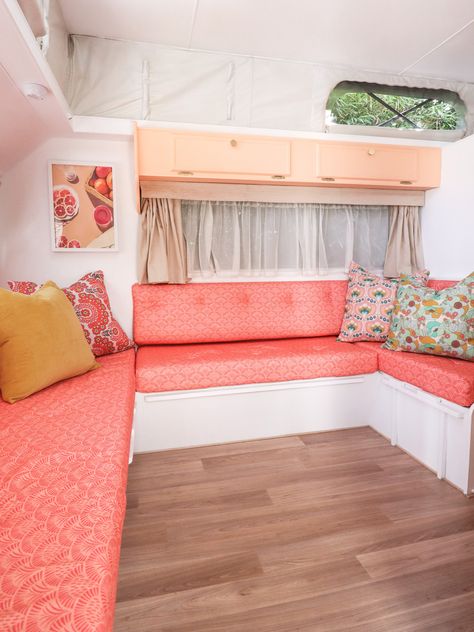 Before & After: A Sweet & Budget-Savvy Caravan Makeover | Houzz AU Static Caravan Makeover Before And After, Old Caravan Makeover Inside, Viscount Caravan Renovation Ideas, Peach Interior, Franklin Caravan Renovation, Coronet Caravan Reno, Caravan Makeover, Caravan Renovation, Vintage Caravan