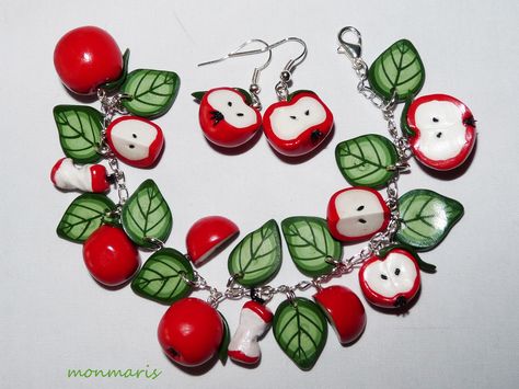 apple bracelet Apple Bracelet, Apple Soda, Clay Apple, Fruit Bracelet, Merch Ideas, Apple Fruit, Clay Bowl, Leaf Bracelet, Earring Ideas