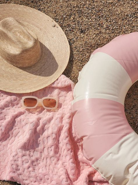 pink summer vibes Visionboard Aesthetic, Barbie Summer, Aesthetic Vacation, Cute Summer Wallpapers, Baby Pink Aesthetic, Malibu Barbie, Pink Beach, Pink Girly Things, Pink Vibes