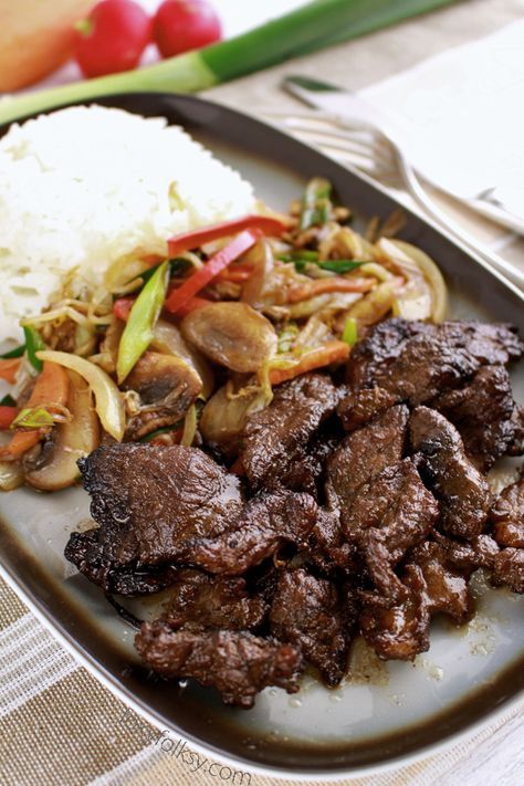 Make this beef teppanyaki at home without using a teppan. So easy and yummy! | www.foxyfolksy.com Beef Teppanyaki, Sukiyaki Beef, Teppanyaki Recipe, Sukiyaki Recipe, Foxy Folksy, Japanese Beef, Griddle Recipes, Flat Iron Steak, Bulgogi Beef