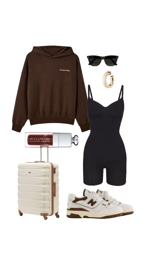 #airport #outfitinspo #travel Outfit For Airport, Airport Fits, Cute Hoodie, Hoodie Outfit, Airport Style, Airport Outfit, Rompers, Hoop Earrings, Wardrobe