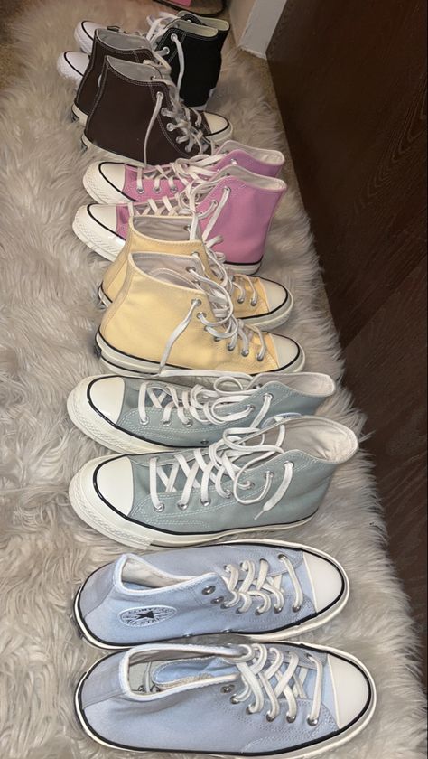 Pink And Blue Converse, Pastel Yellow Converse, Converse High Tops Platform, Yellow Converse Outfit, Blue Converse Outfit, Pastel Converse, Outfit Ideas With Converse, Colored Converse, Converse Aesthetic