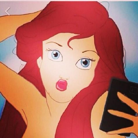 selfie !!!!! Disney Parody, Funny Princess, Disney Princess Artwork, Disney Princess Fashion, Dark Disney, Twisted Disney, Modern Disney, Disney Princess Pictures, Cartoon Wallpaper Iphone