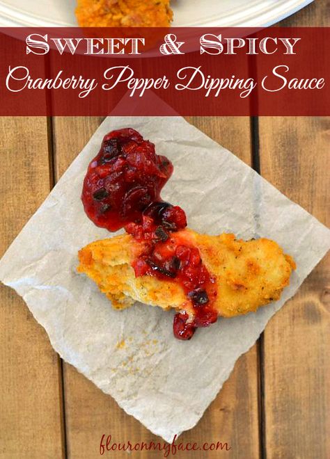 Sweet and Spicy Cranberry Pepper Dipping Sauce Basic Cream Sauce, Cranberry Dipping Sauce, Arby's Sauce, Homemade Fries, Berry Sauce, Dipping Sauces Recipes, Fry Bread, Yummy Dips, Cream Sauce