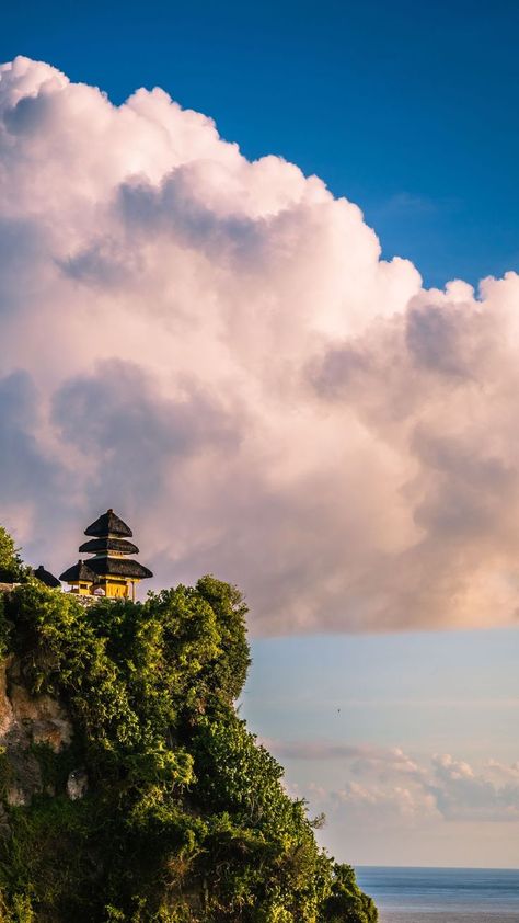 Temple Bali, Uluwatu Temple, Uluwatu Bali, Voyage Bali, Bali Beach, Temple Photography, Bali Beaches, Beach Scene, Beach Scenes