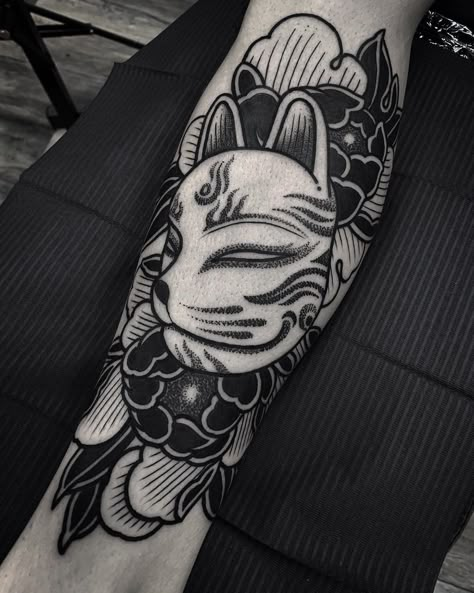 Kitsune Mask Tattoo Design Black, Japanese Tattoo Art Traditional Black, Kitsune Mask Drawing, Orientalism Art Tattoo, Blackwork Japanese Tattoo, Kitsune Mask Tattoo, Black Flash Tattoos, Traditional Blackwork, Kitsune Tattoo