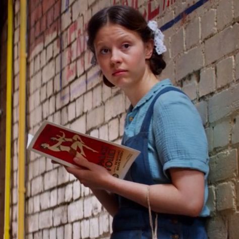 pearl, a24, mia goth, x franchise, x, screenshot Pathetic Women, Pearl 2022, Ti West, Pearl Wallpaper, Horror Aesthetic, Mia Goth, X Movies, Goth Accessories, Film Genres