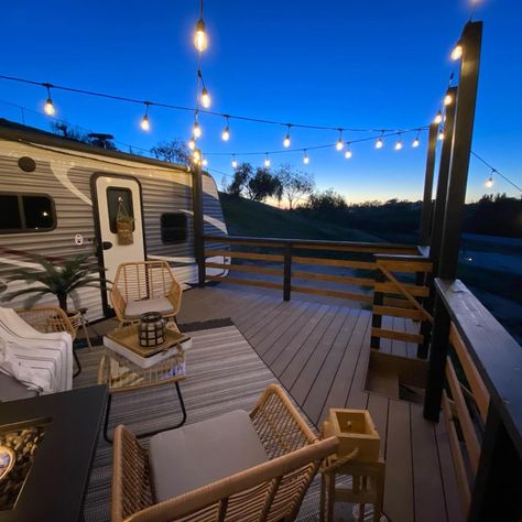 RV Renovations Ranch | You guys!!! One day up on Airbnb and 3 weekends booked! 😭Happy tears because there is always a little bit of doubt when you do something… | Instagram Rv Aesthetic Exterior, Aesthetic Rv Exterior, Popup Camper Paint Exterior, Camper Airbnb, Porch For Camper, Beach Rv Camping, Winnebago View, Rv Renovations, Happy Tears