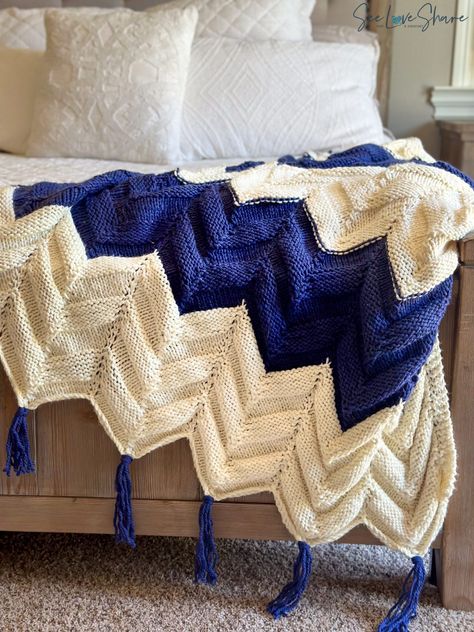 SeeLoveShare | Easy Peasy Chevron Chunky Knit Throw – Free Pattern Throw Knitting Pattern, Crochet Seed Stitch, Knitted Throw Patterns, Chunky Yarn Crochet Pattern, Easy Blanket Knitting Patterns, Bernat Softee Chunky, Chunky Crochet Blanket Pattern, Chevron Blanket, Chunky Crochet Blanket