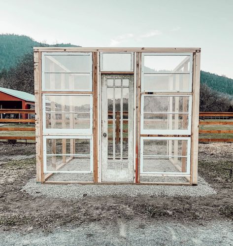 Greenhouse Frame Diy, Window Pane Greenhouse Diy, Old Door Greenhouse, Diy Greenhouse Plans And Projects, Diy Greenhouse With Old Windows, Upcycled Greenhouse, Homestead Prepping, Windows Greenhouse, Flower Trailer