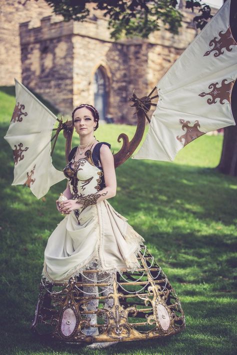 Asylum Steampunk Festival In Lincoln Steampunk Festival, Mode Steampunk, Steampunk Couture, Steampunk Tendencies, Steampunk Dress, David Smith, Diy Kostüm, Style Steampunk, Steampunk Cosplay