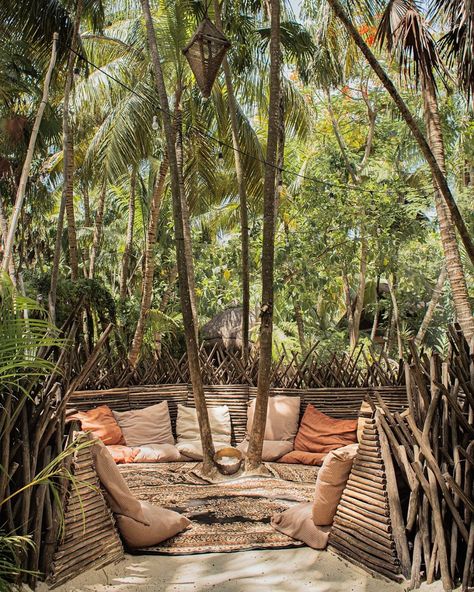 Nômade Hotel Tulum on Instagram: “Find the nest and let your mind and body be enriched by something new.  #NomadeTulum #Tulum #RivieraMaya #Luxurytravel #Goodvibes” Tulum Architecture, Mexican Backyard, Tulum Villa, Be Tulum, Dragon Island, Tulum Resorts, Bali Garden, Garden Nook, Jungle Vibes