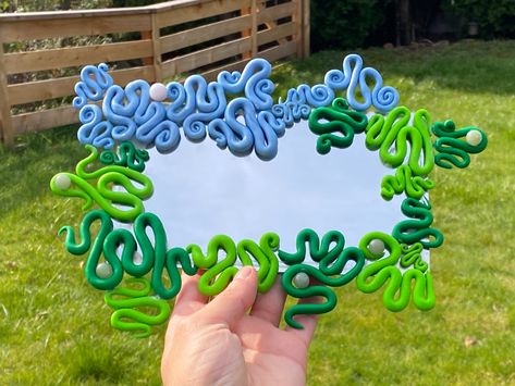 Polymer Clay Mirror Frame Diy, Polymer Clay Mirror Frame, Air Dry Clay Mirror Frame, Air Dry Clay Mirror, Diy Floor Length Mirror, Clay Mirror Frame, Polymer Clay Mirror, Super Clay Art, Clay Flower Mirror