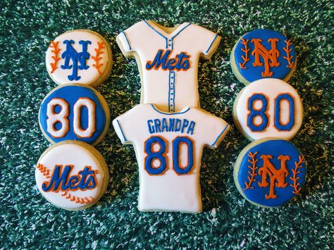 Mets Birthday Cookies Ny Mets Birthday Party, Mets Cupcakes, Astros Cookies, Baseball Jersey Cookies Decorated, Sandlot Cookies Decorated, Birthday Cake Pinterest, Cake Pinterest, New York Cake, Baseball Cookies